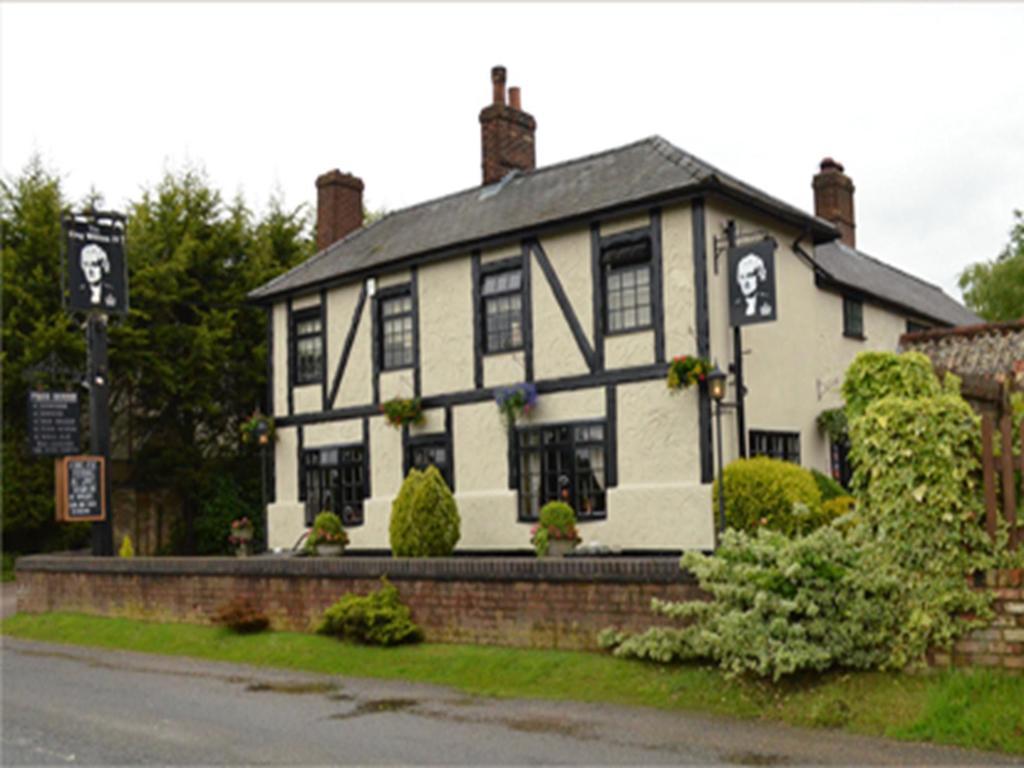 로이스턴 The King William IV B&B 외부 사진