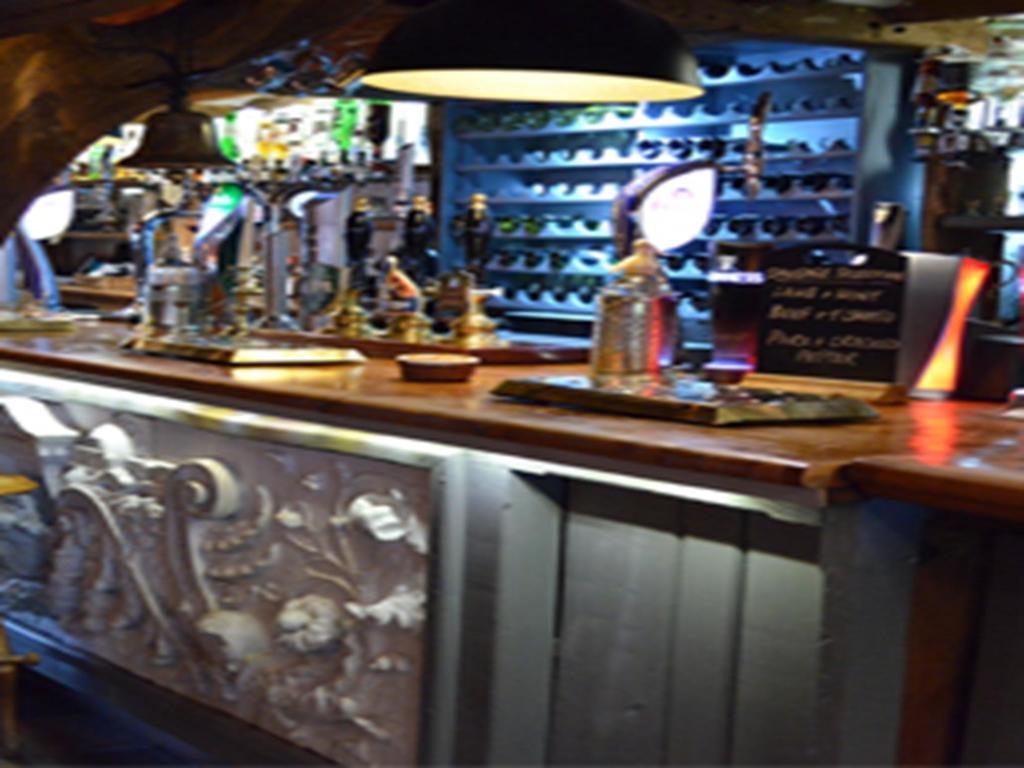 로이스턴 The King William IV B&B 외부 사진