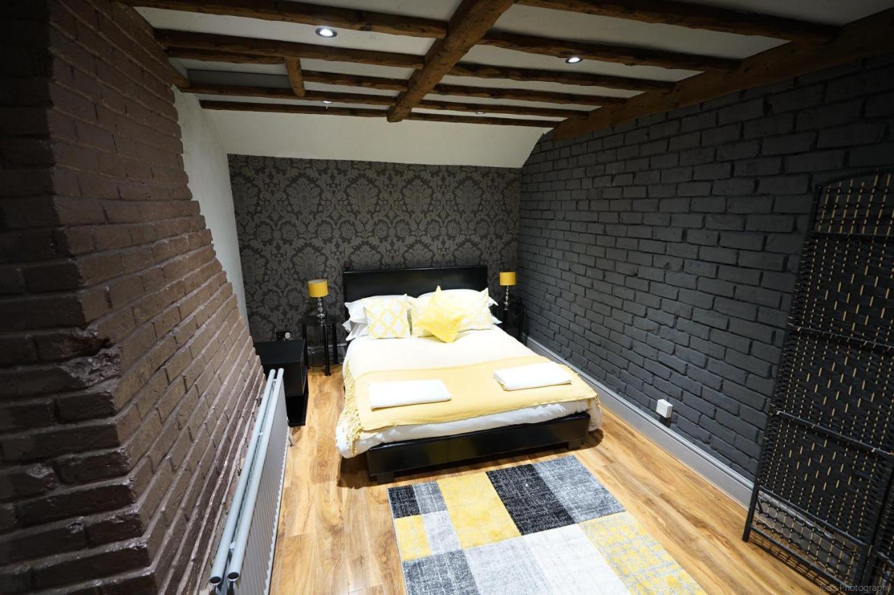 로이스턴 The King William IV B&B 외부 사진
